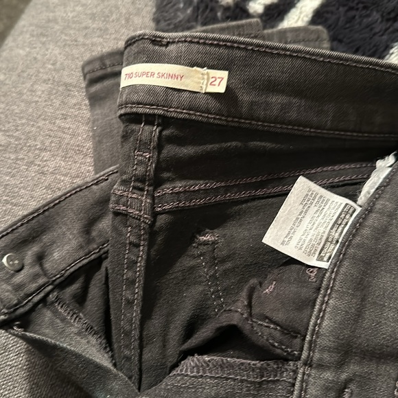 Women’s Levi’s 510 Super Skinny Charcoal Gray Size 27 - Picture 2 of 3
